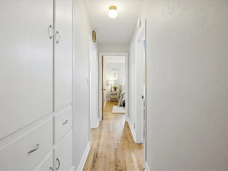 611 S Michael St — Photo 14