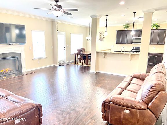 4th image of 3436 Flora Dr