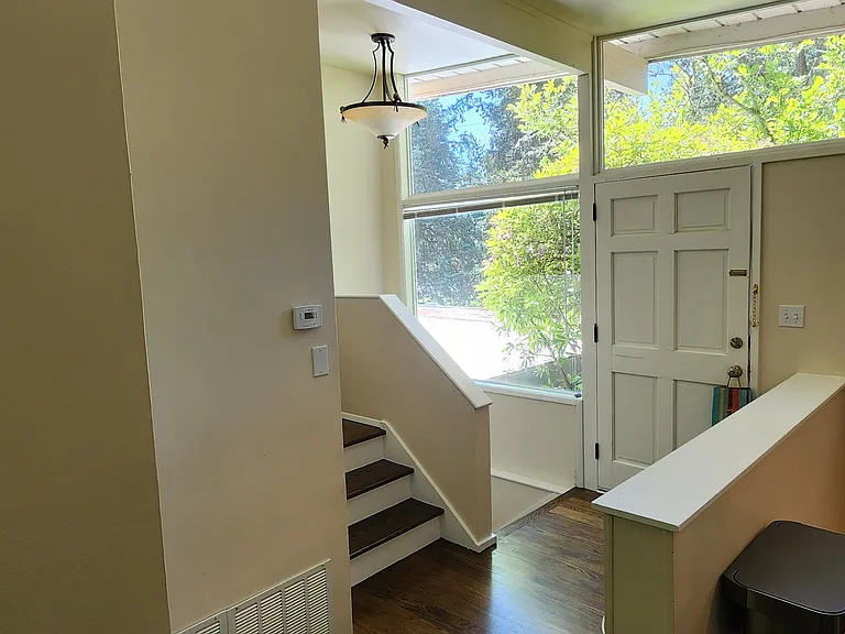 15824 SE 12th Pl — Photo 3