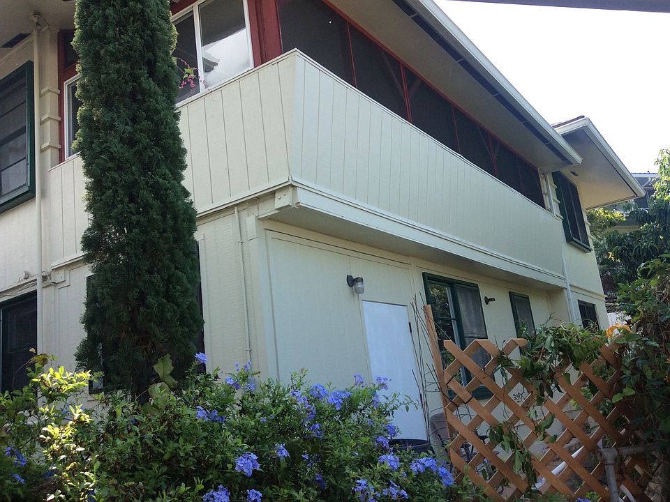 Entry way to house