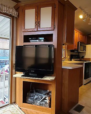 5th image of 190 Laurelwood Ln