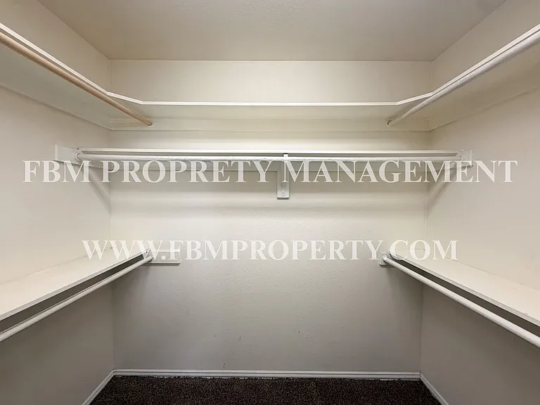 19 Country Club Place - 3 Bedroom, 2 Bathroom Home in Waxahachie, TX! — Photo 18