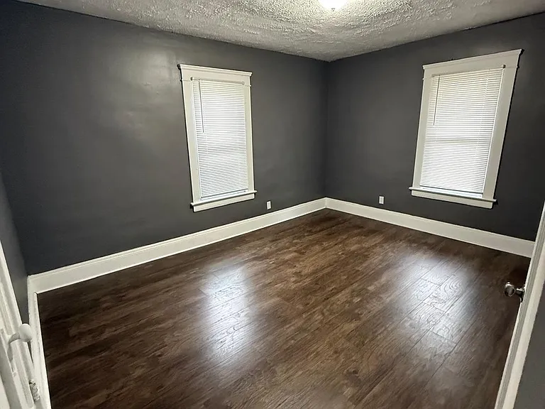 411 Eddy Rd — Photo 10
