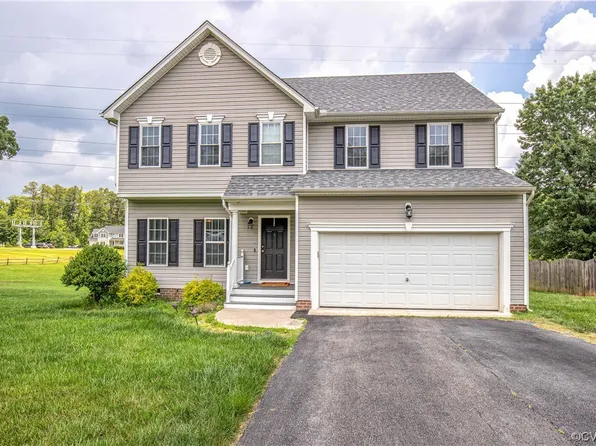 3712 Hamlin Creek Pkwy, Chester, VA 23831