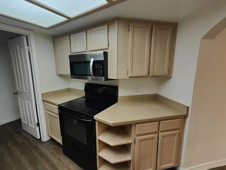 5104 N 32nd St #214 — Photo 11