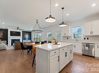 11016 Larkslea Ln, Charlotte, NC 28278