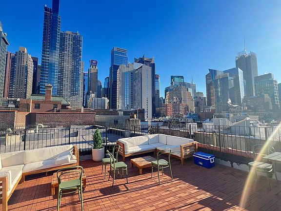 4th image of 356 W 48th St #Penthouse D