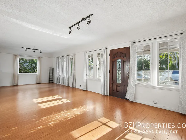 1238 N Gardner St #A — Photo 2