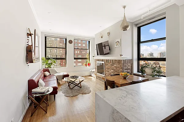 Sold by Compass | media 1