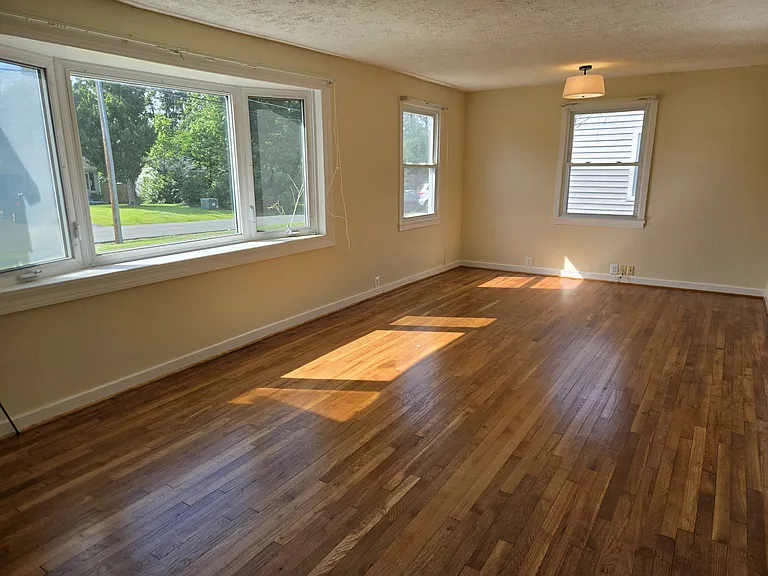 2949 Rosemary Ln — Photo 21
