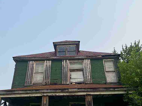 8049 Walbridge