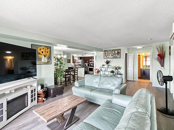 4th image of 18126 77th St NW #413