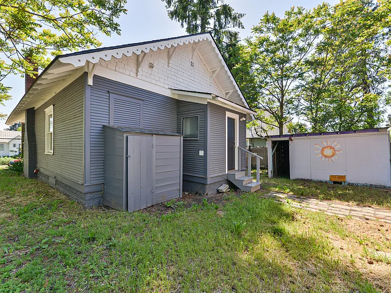 1214 W Providence Ave — Photo 14