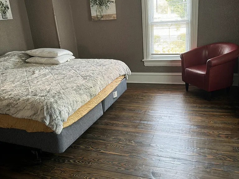 27 E Front St — Photo 2