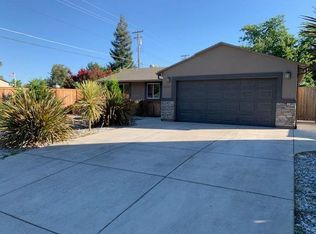 2224 Rossmoor Dr, Rancho Cordova, CA 95670