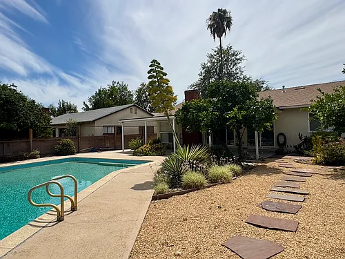 7928 Owensmouth Ave Photo 1