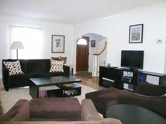 2nd image of 8607 Glencoe Cir