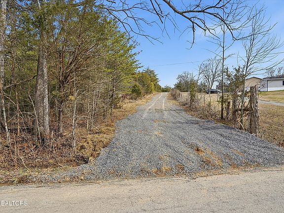 2nd image of 1518 Tom McCall Rd