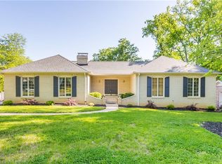 6 Montrose Ct, Greensboro, NC 27410