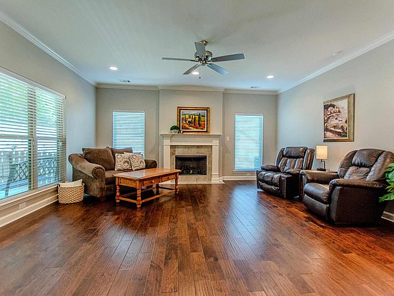 5th image of 194 Mountain Terrace Cir