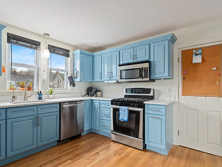 29 Ocean Ave #4 — Photo 9