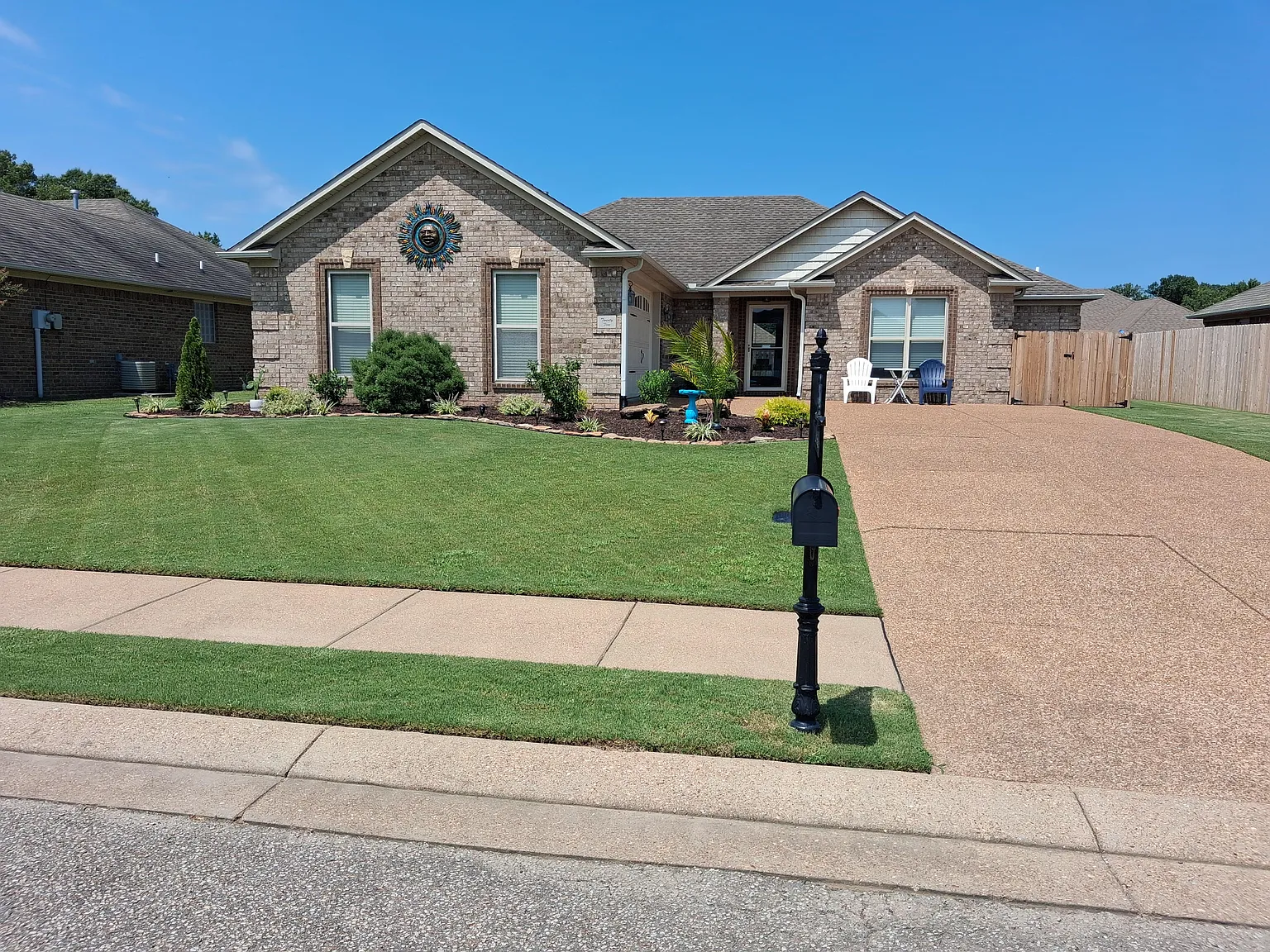 3 bed, 1644 sqft, $2,600 — Photo 1