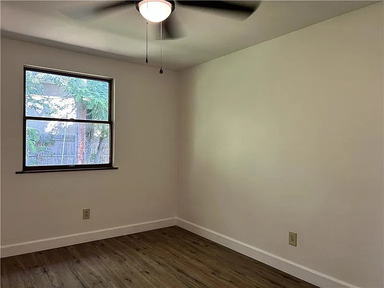 3601 Beaumont Dr #7 — Photo 7