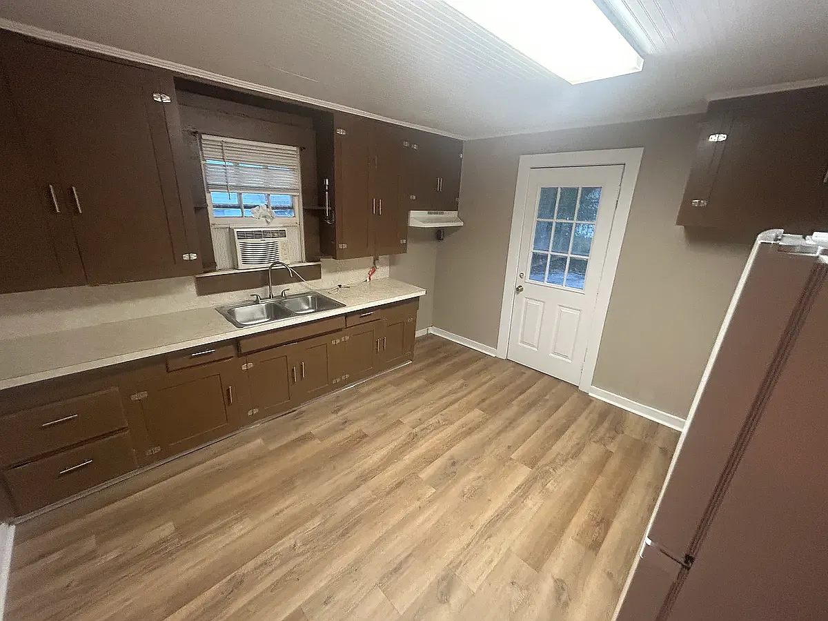 2 bed, 989 sqft, $900 — Photo 3