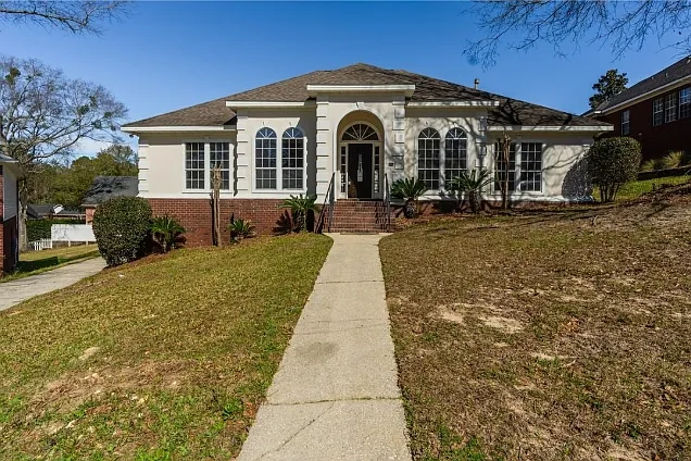 6762 Biltmore Ct — Photo 1
