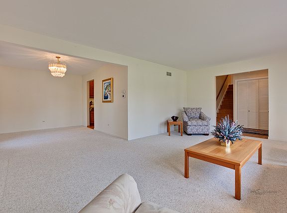 5th image of 1320 Oxford Ct