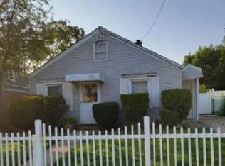 11 Chamberlain St, Hempstead, NY 11550
