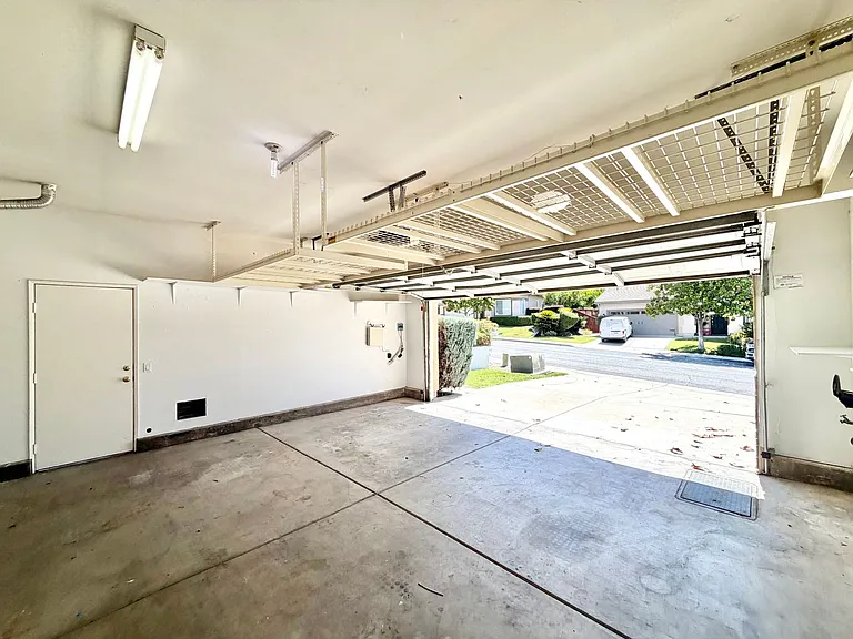 42041 Delmonte St — Photo 46