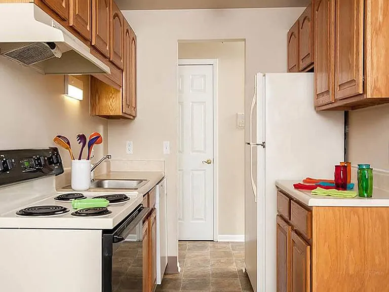 Newcastle Apartments and Townhomes — Photo 4