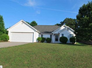 208 Shady Pines Ct, Fountain Inn, SC 29644