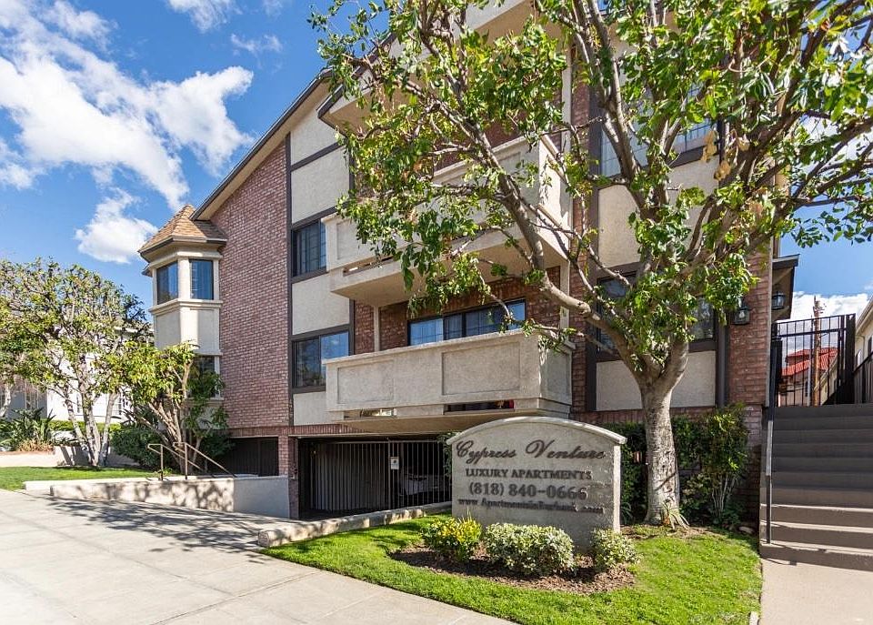 1st image of 476 E Cypress Ave #L