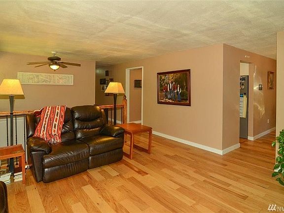 4th image of 2143 Lakemoor Dr SW