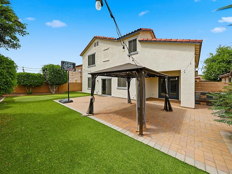 12175 W Chase Ln — Photo 40