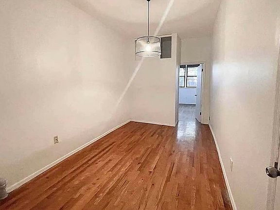 4th image of 188 Greenpoint Ave APT 1R