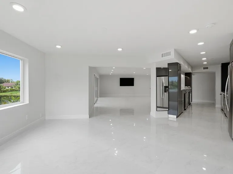 877 NE 195th St #222 — Photo 16
