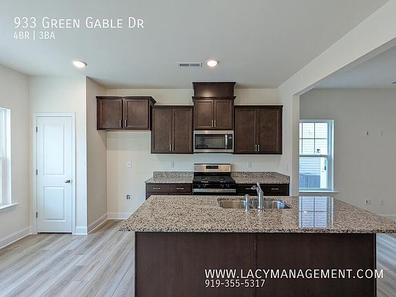 4th image of 933 Green Gable Dr