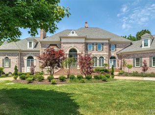 1103 Highland Pointe Dr, Saint Louis, MO 63131