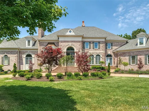 1103 Highland Pointe Dr, Saint Louis, MO 63131