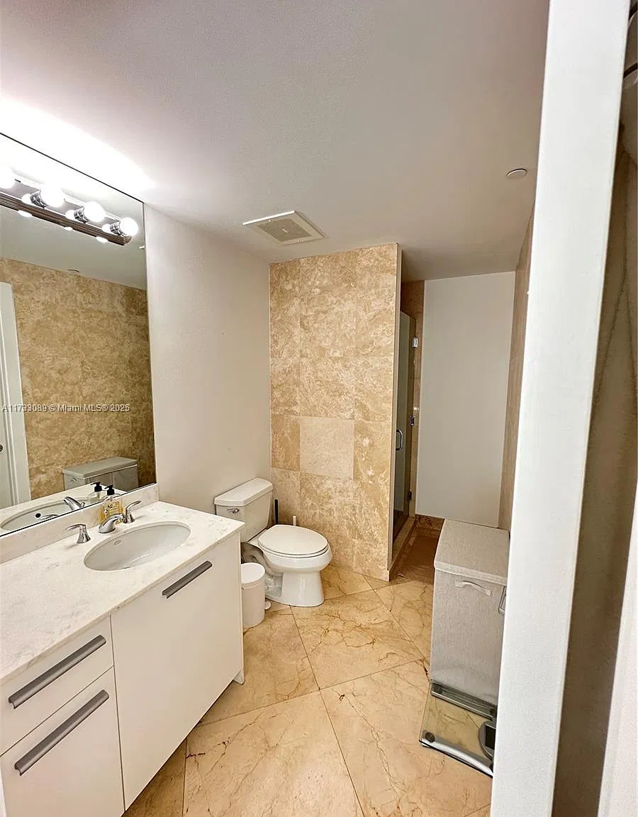 2 bed, 1440 sqft, $5,000 — Photo 3