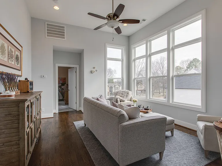 2815 W Kirkwood Ave #B — Photo 32