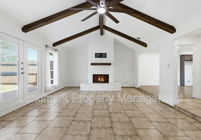 4349 Altamesa Blvd — Photo 25