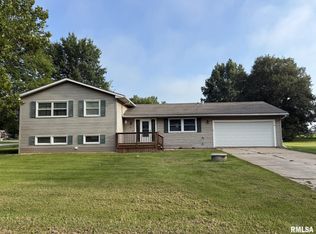 201 McMurtry Dr, Henderson, IL 61439