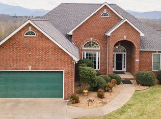 100 Golf Villa Dr, Greeneville, TN 37743
