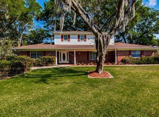 1002 N Riverhills Dr, Temple Terrace, FL 33617