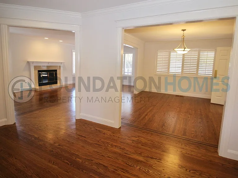 742 McClay Rd — Photo 2