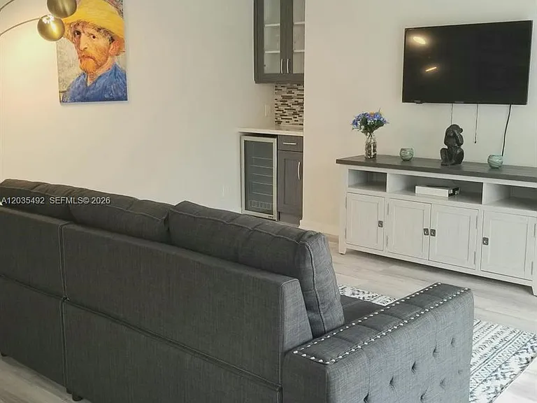 1601 Bay Rd #7 — Photo 2